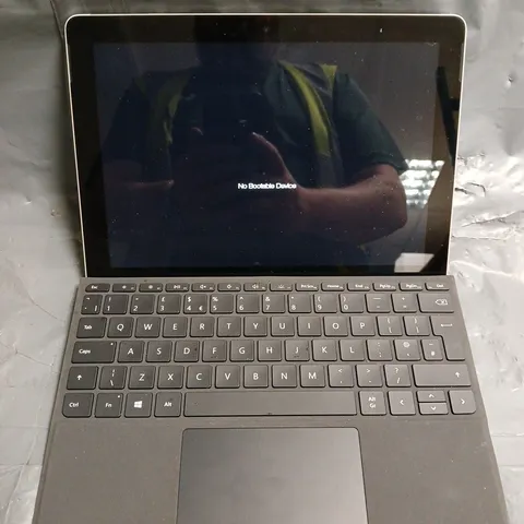 MICROSOFT SURFACE GO 