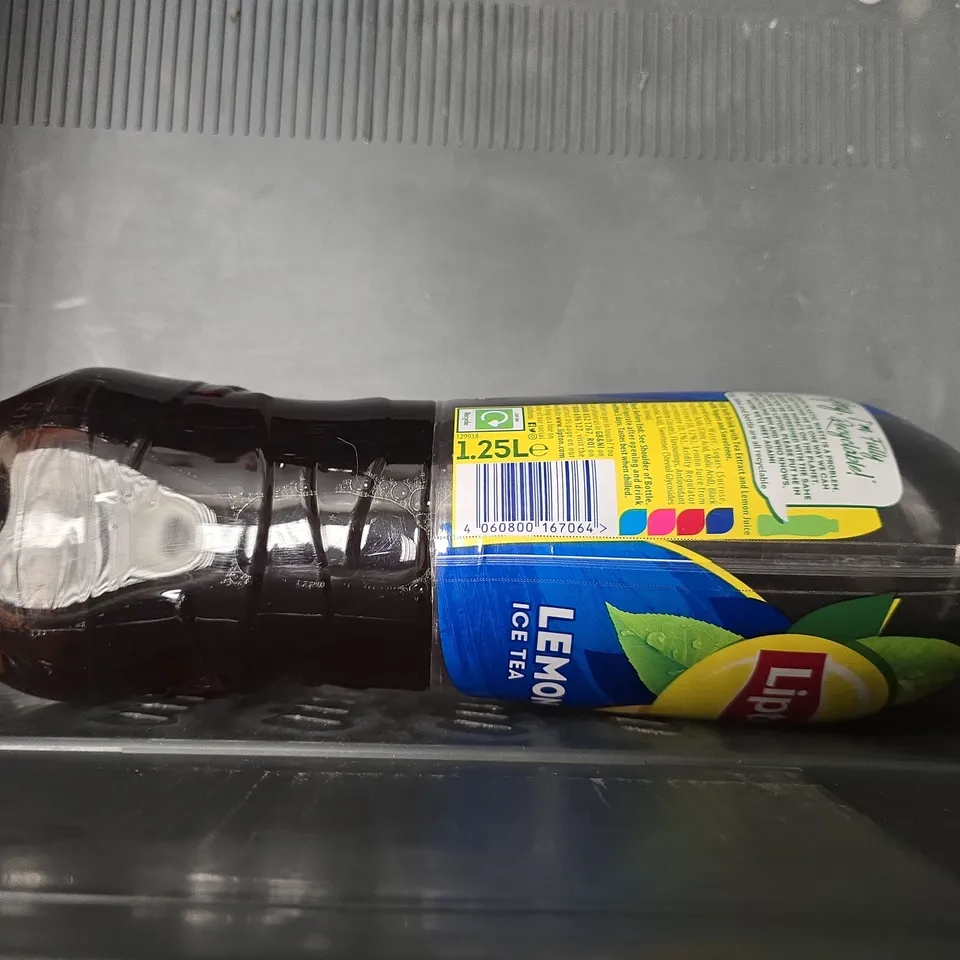 APPROXIMATELY 5 ASSORTED DRINKS ITEMS TO INCLUDE - LIPTON LEMON TEA , COFFEE MATE ZERO SUGAR ETC