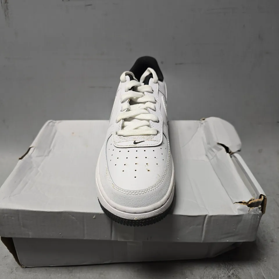 BOXED NIKE AIR FORCE 1 LV8 4 - SIZE 5 