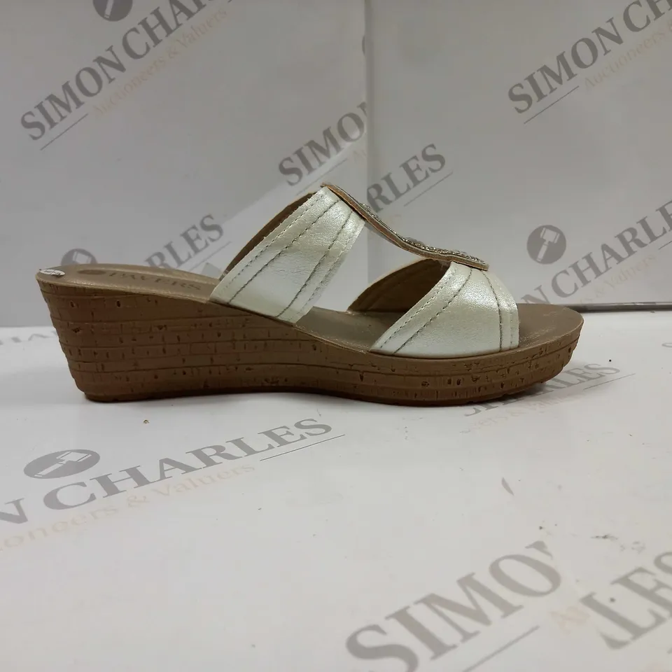 PAIR OF PAVERS WEDGE SANDALS UK SIZE 5