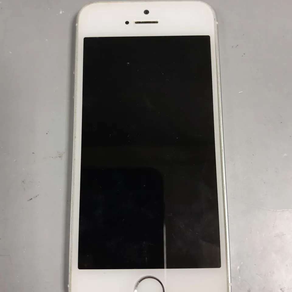 APPLE IPHONE 5S SMARTPHONE 