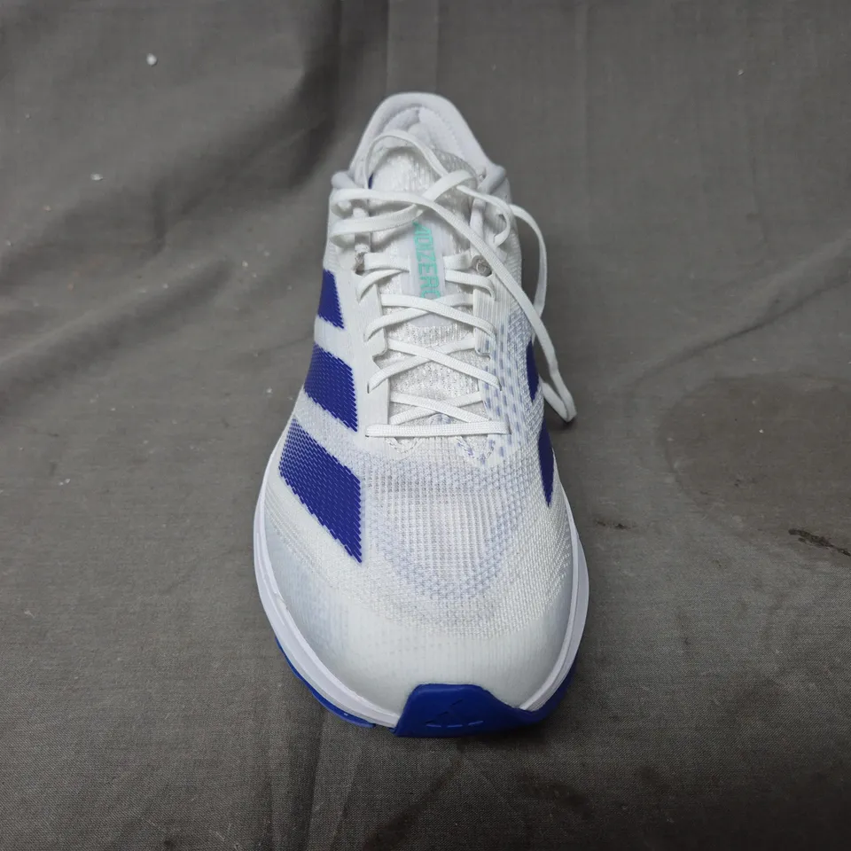 BOXED PAIR OF ADIDAS MEN'S RUNNING ULTRABOOST 5 TRAINERS IN WHITE/BLUE UK SIZE 12