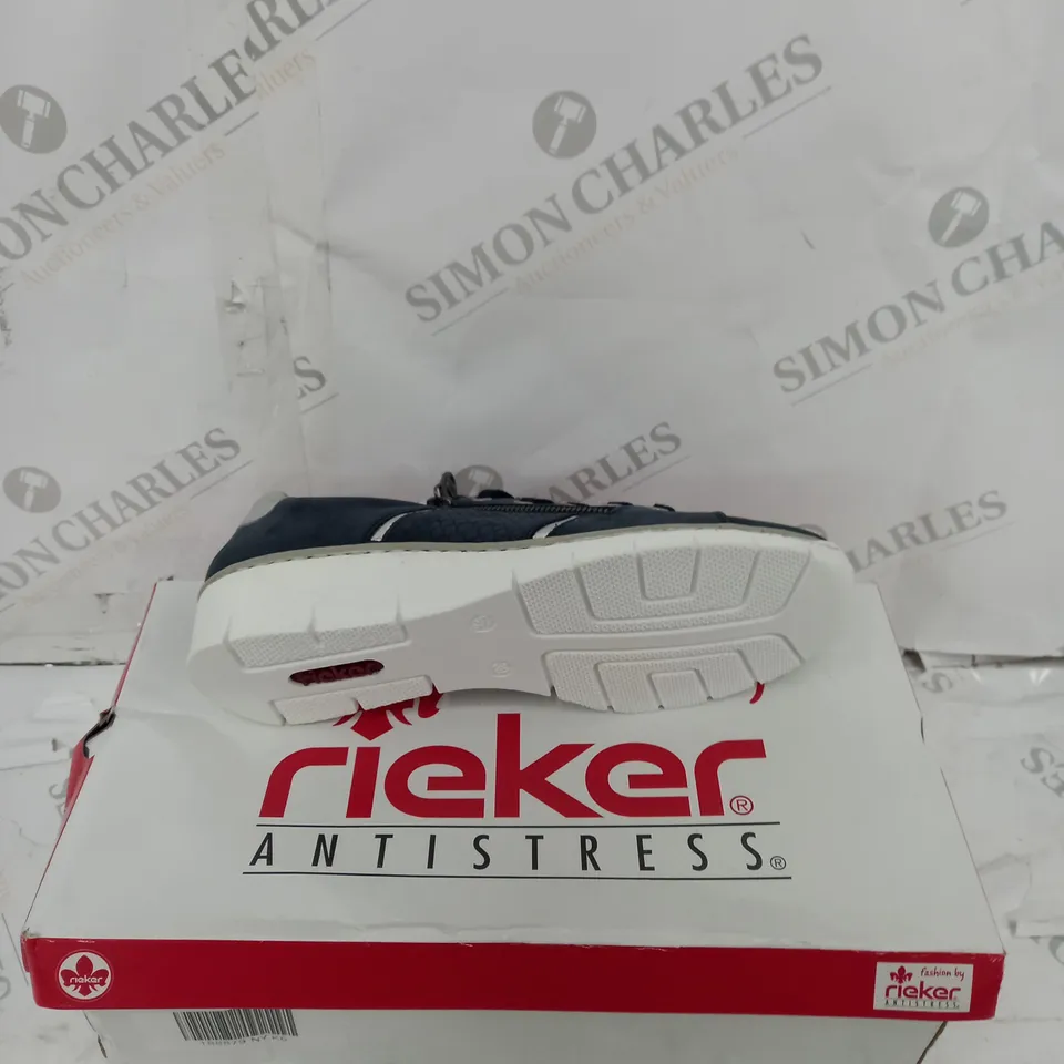 BOXED RIEKER SIZE 6 NAVY WEDGE TRAINER 