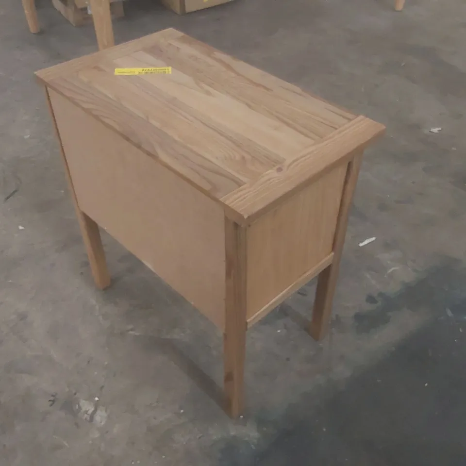DESIGNER 2-DRAWER BEDSIDE CABINET