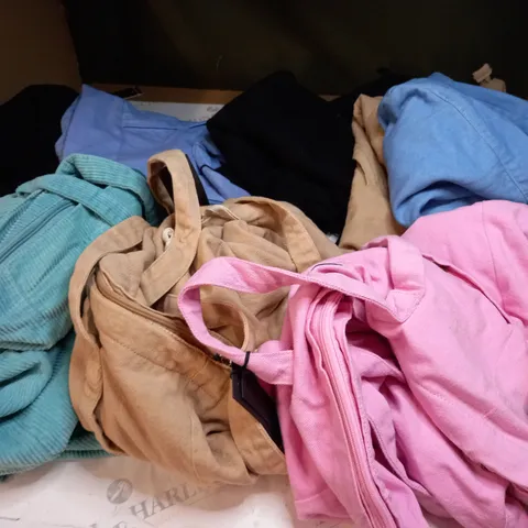 MEDIUM BOX OF 10 ASSORTED TOTE BAGS