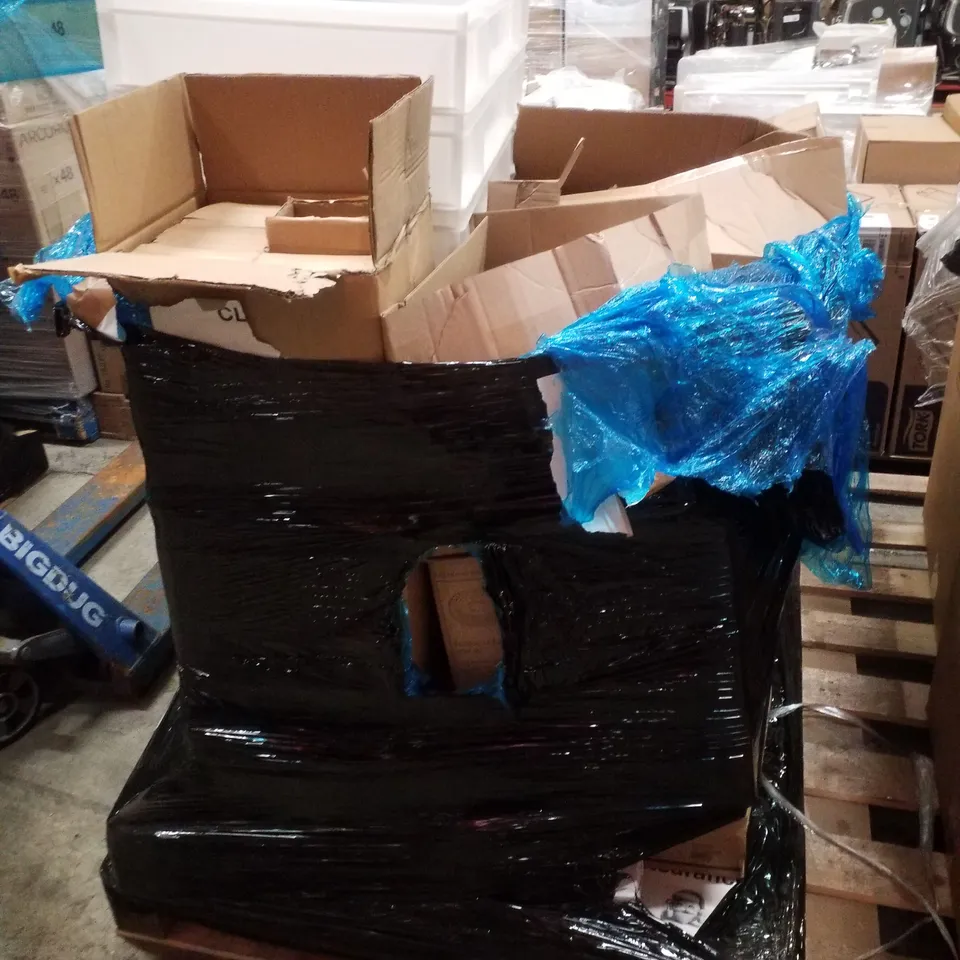 PALLET CONTAINING ASSORTED CATERING SUPPLIES INCLUDING COFFEE MUGS AND SAUCERS, STORAGE TUBS & GLASSWARE