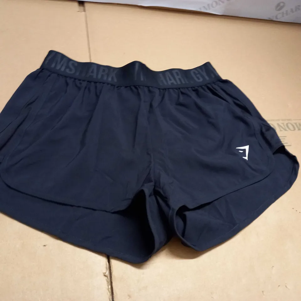 GYMSHARK TRANING SHORTS SIZE S