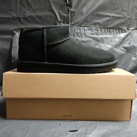 BOXED PAIR OF UGG CLASSIC ULTRA MINI SHOES IN BLACK SIZE UK 6