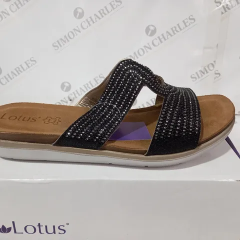 LOTUS BLACK STUDDED SLIPPER SIZE 42