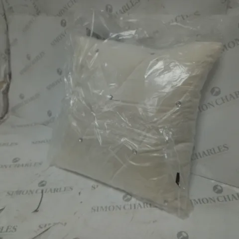 NEW DIAMENTE CUSHION