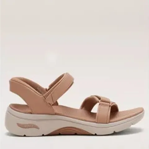 BOXED PAIR OF SKECHERS ARCH FIT SANDALS - UK SIZE 6