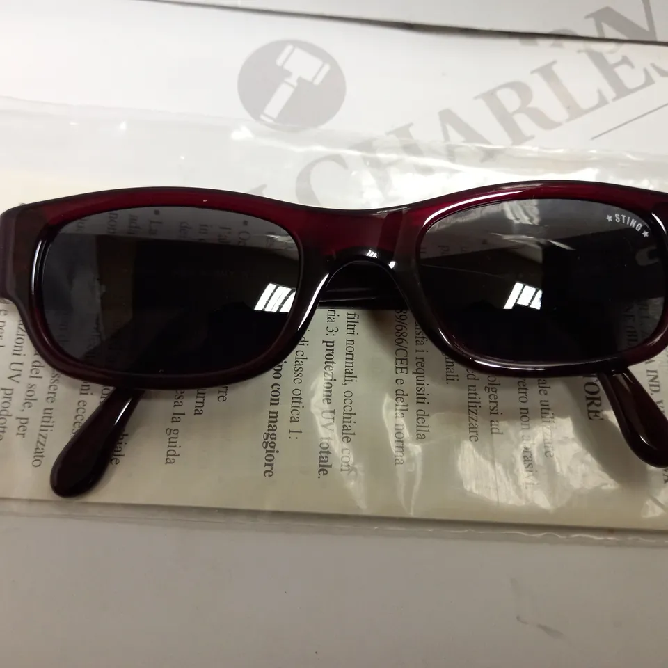 APPROXIMATELY 9 DIERRE STING SUNGLASSES - BOXED