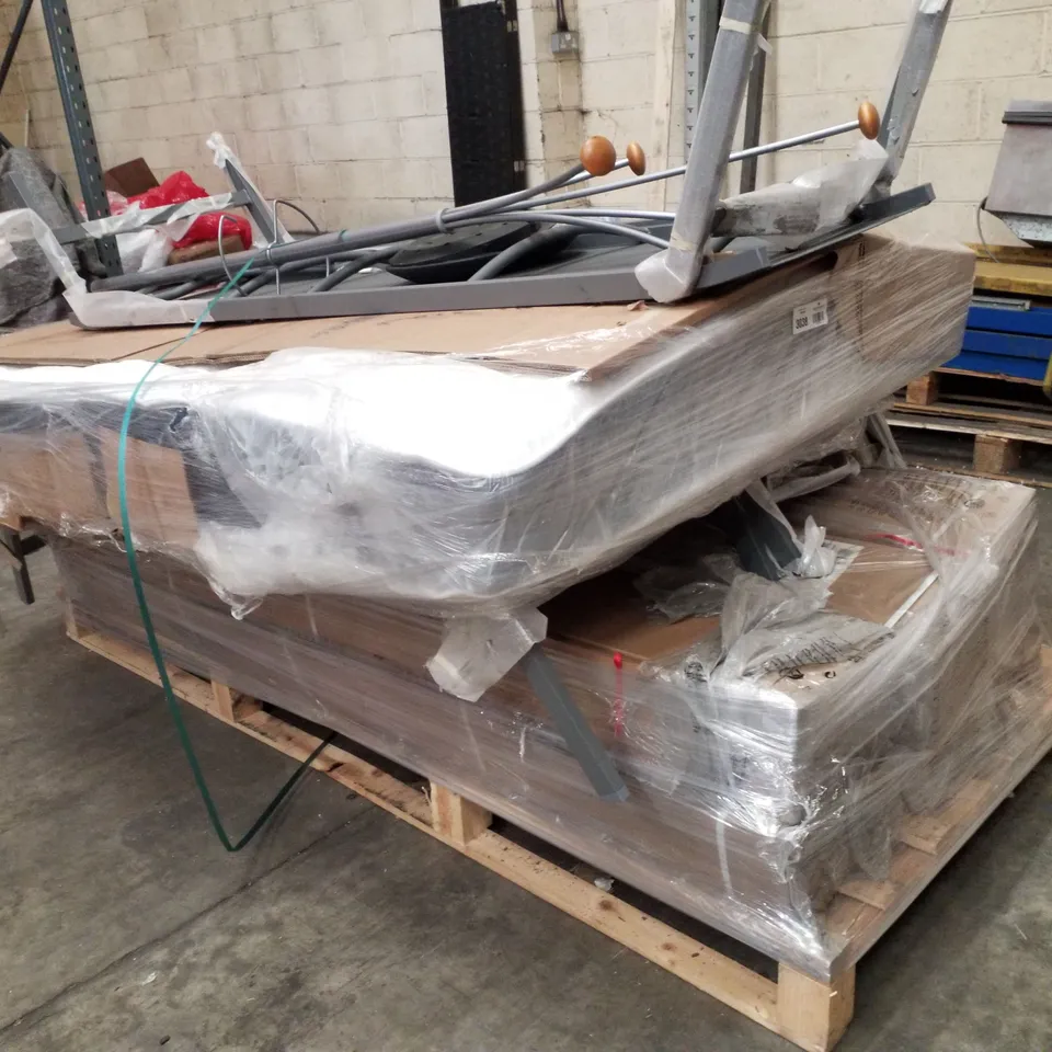 PALLET CONTAINING ASSORTED PRODUCTS INCLUDING SUN LOUNGERS, MATTRESS & GARDEN GAZEBOS