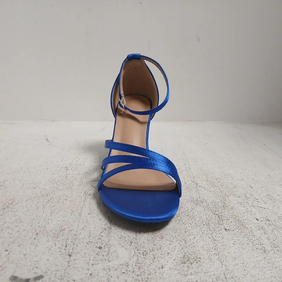 BOXED PAIR OF UNBRANDED OPEN TOE BLOCK HEELS IN SAPPHIRE BLUE SIZE EU 40