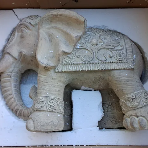 ELEPHANT THEMED OUTDOOR GARDEN ORNAMENT 