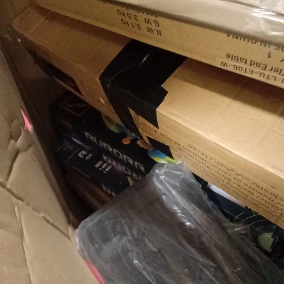 PALLET OF ASSORTED HOUSEHOLD GOODS AND PRODUCTS TO INCLUDE; PADDLES, PRAM, KIDS ARCHERY TOYS ETC