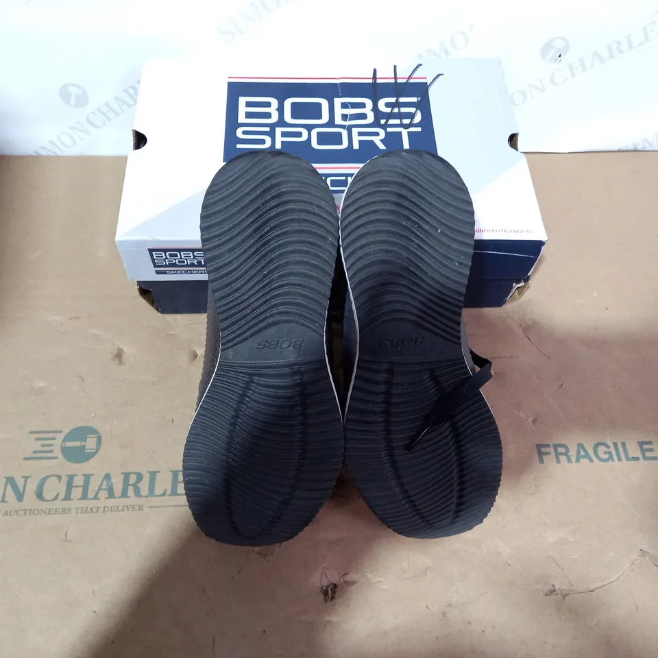 BOXED PAIR OF SKECHERS - SIZE 4.5