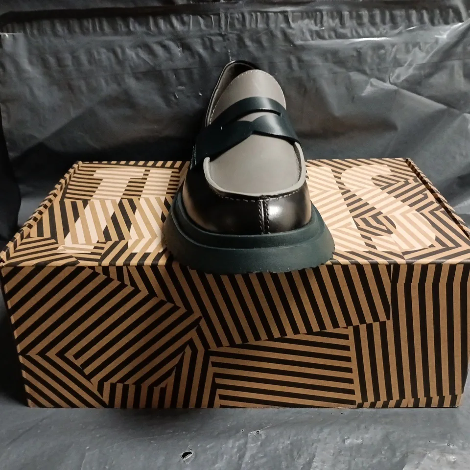 BOXED PAIR OF CAMPER CHUNKY LOAFERS IN BLACK/DARK GREEN/GREY SIZE EU 40