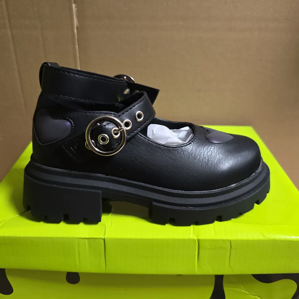 BOXED PAIR OF KOI LOVEBUG MEADOW KIDZ MARY JANE SHOES – BLACK, UK SIZE 11K