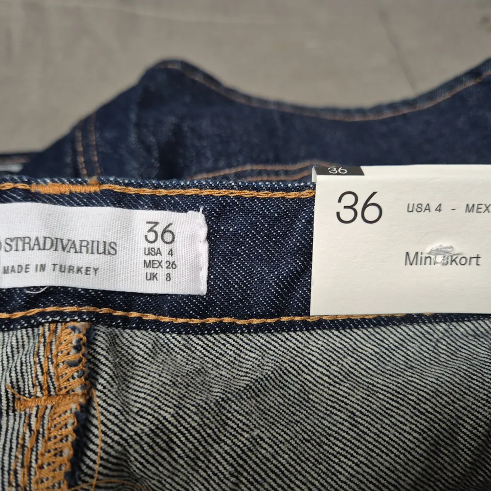 STRADIVARIUS DENIM MINI SKIRT – UK 8 (EU 36)
