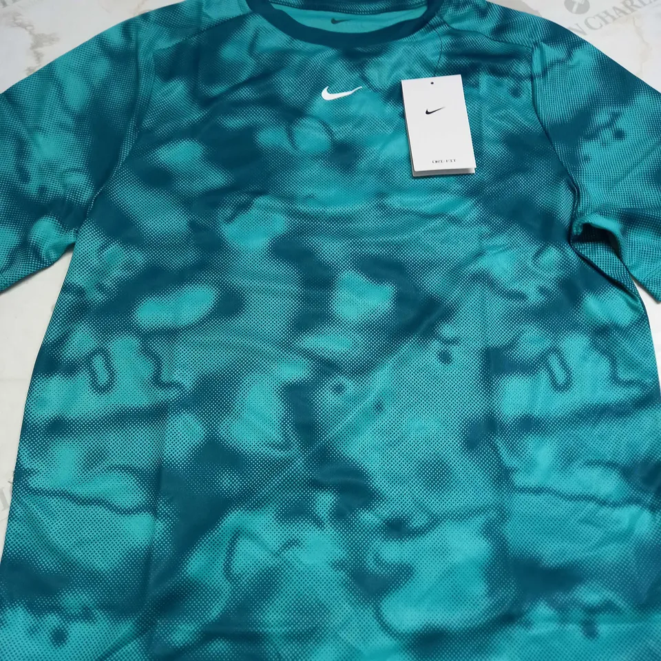 NIKE DRI-FIT T-SHIRT SIZE XL - KIDS
