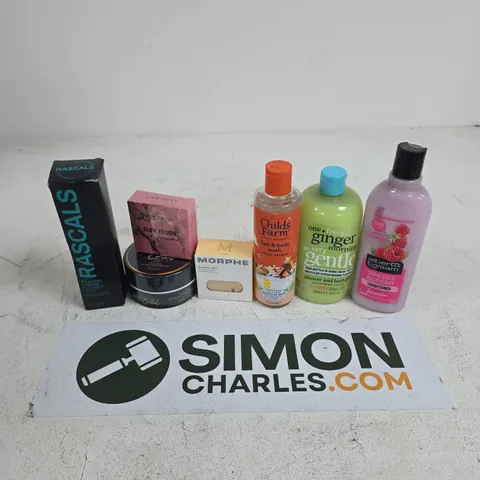 APPROXIMATELY 20 ASSORTED HEALTH & BEAUTY PRODUCTS TO INCLUDE RASCALS STYLING CREAM, ALBERTO BALSAM CONDITIONER, MORPHE BAKE & SET, ETC - COLLECTION ONLY