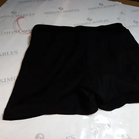 QUECHUA BLACK GYM SHORTS SIZE L