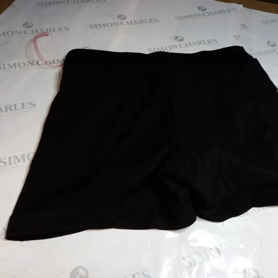 QUECHUA BLACK GYM SHORTS SIZE L 