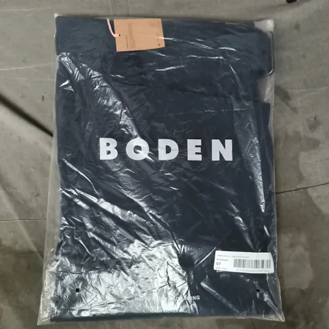 BAGGED BODEN PLEAT FRONT TROUSERS IN NAVY SIZE 10