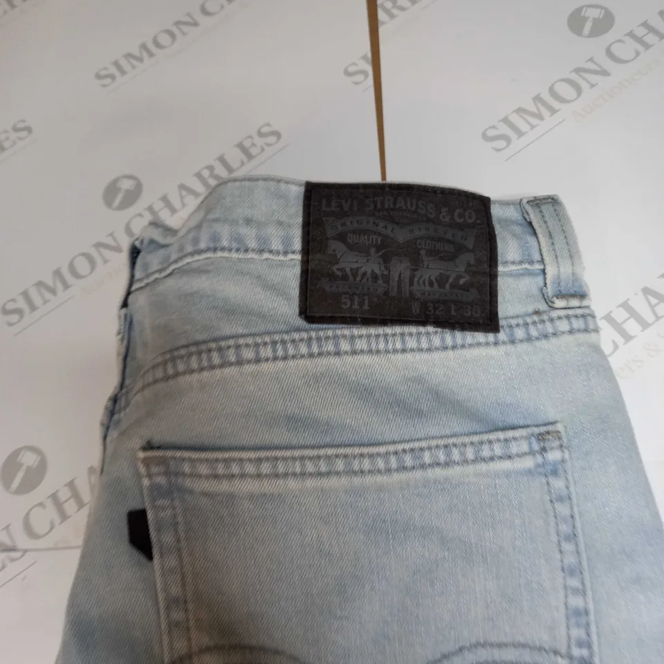 LEVIS STRAUSS PALE DENIM JEANS SIZE W32 L30