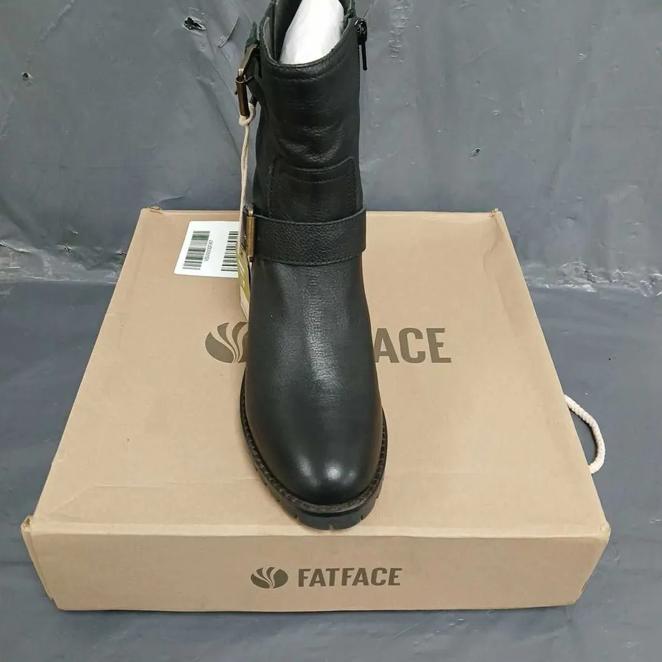 BOXED PAIR OF FATFACE LIBERTY BIKER BOOTS IN BLACK SIZE 5