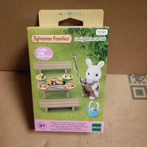 SYLVANIAN FAMILIES FAMILY BARBECUE SET WITH BUNNY FIGURE – 25+ PIECES (BOXED)