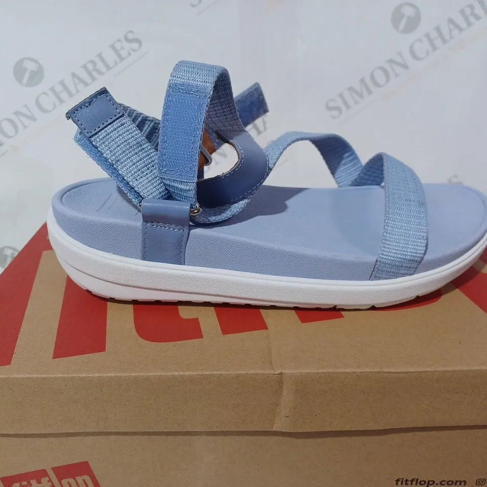 BOXED FITFLOP LOOSH WEBBING Z STRAP SANDALS SIZE 6