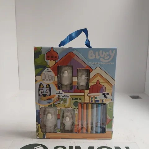 BLUEY COLOUR IN SQUISHEMS CRAFT KIT – SQUISHIES, MARKERS, PENCILS & STICKERS (AGE 3+)