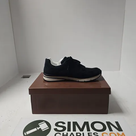 BOXED PAIR OF GABOR LOW TOP TRAINERS SIZE 5