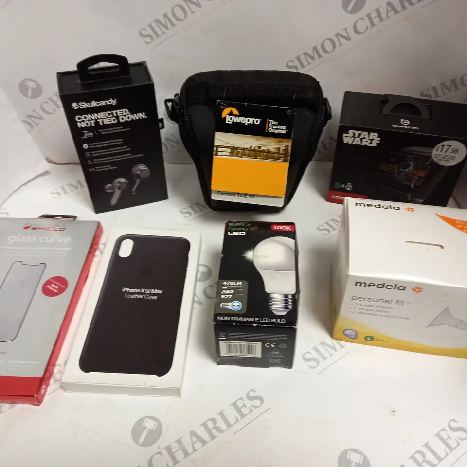 APPROXIMATELY 15 ASSORTED HOUSEHOLD & ELECTRICAL PRODUCTS TO INCLUDE IPHONE X LEATHER CASE, SKULLCANDY WIRELESS EARPHONES, LED BULB ETC 