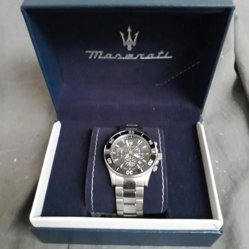 MASERATI GENTS TRAGUARDO STEEL WHITE/BLACK DIAL