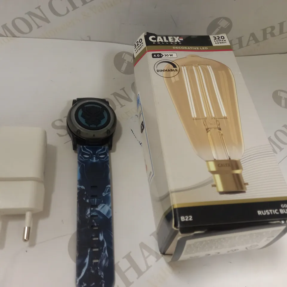 BOX OF 3 ASSORTED HOUSEHOLD ITEMS TO INCLUDE CALEX GOLD RUSTIC BULB, MARVEL BLACK PANTHER WATCH, POWER ADAPTER