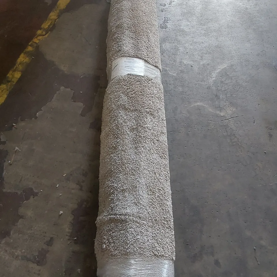 ROLL OF QUALITY SILKY CAMEL CARPET - APPROXIMATELY 2.2 x 4m