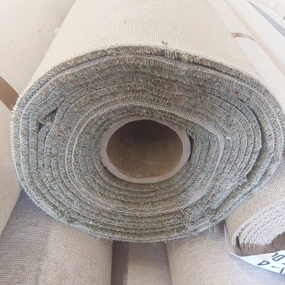 ROLL OF QUALITY DIMENSION BERBER CARPET - APPROXIMATELY 4 x 10m
