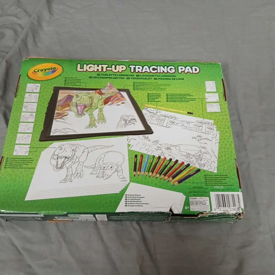 CRAYOLA LIGHT-UP TRACING PAD – DINOSAUR THEME, BOXED (6+)