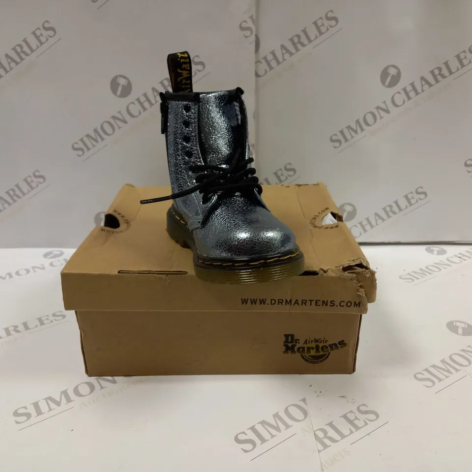 PAIR OF DR MARTENS CRINKLE METALLIC TODDLER BOOTS UK SIZE 7