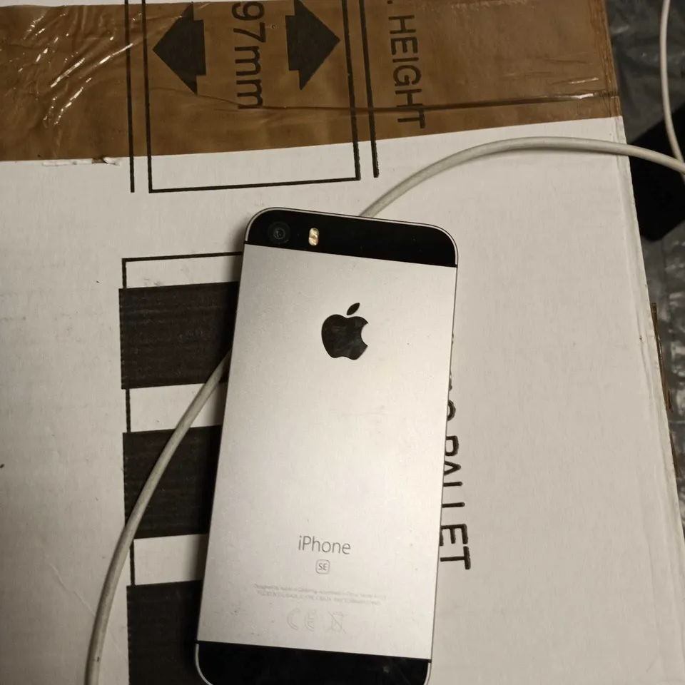 APPLE IPHONE SE A1723