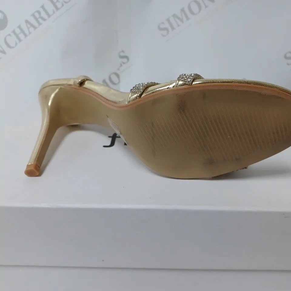 PAIR OF BELLE BEAUX HIGH HEELED SHOES GOLD SIZE 8