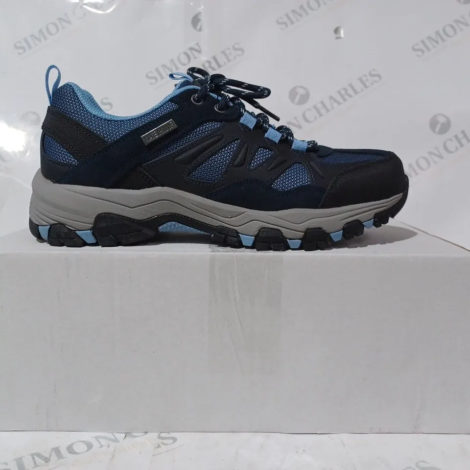 BOXED PAIR OF SKECHERS WATERPROOF BOOTS IN NAVY SIZE 6.5