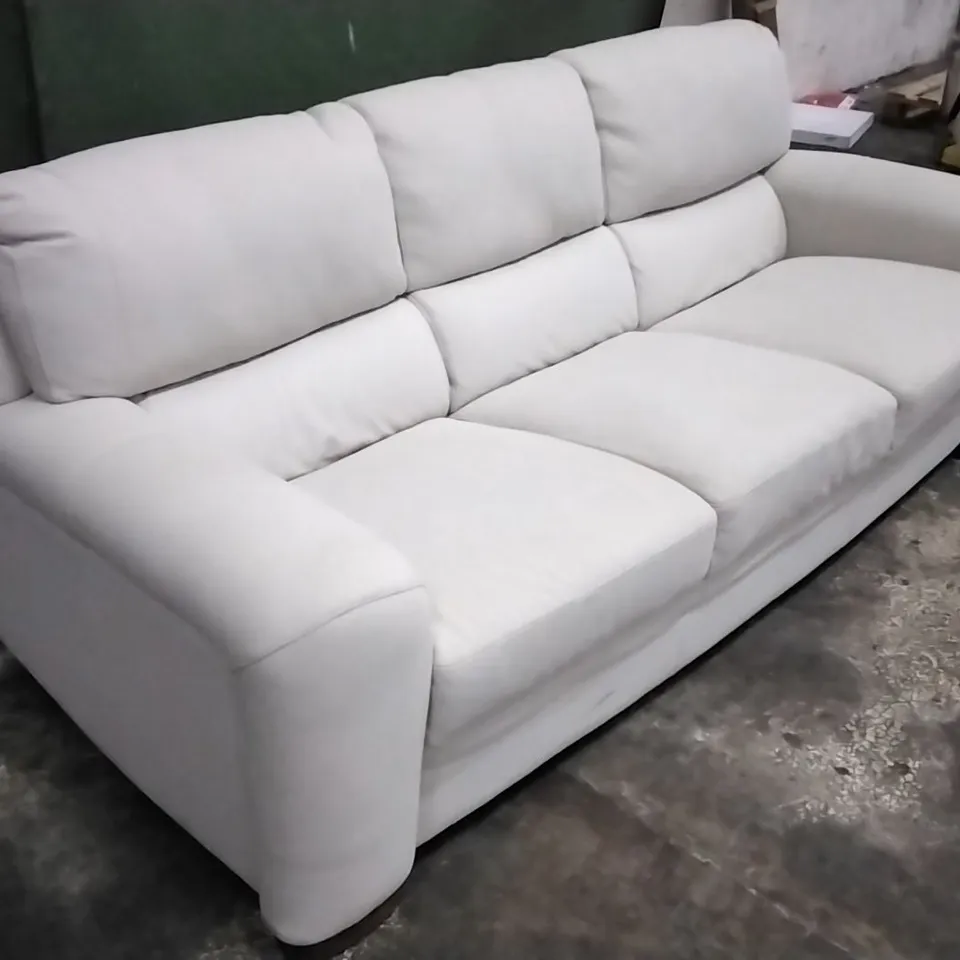 QUALITY ITALIAN DESIGNER ONTARIO 3 SEATER SOFA IN WHITE LEATHER 