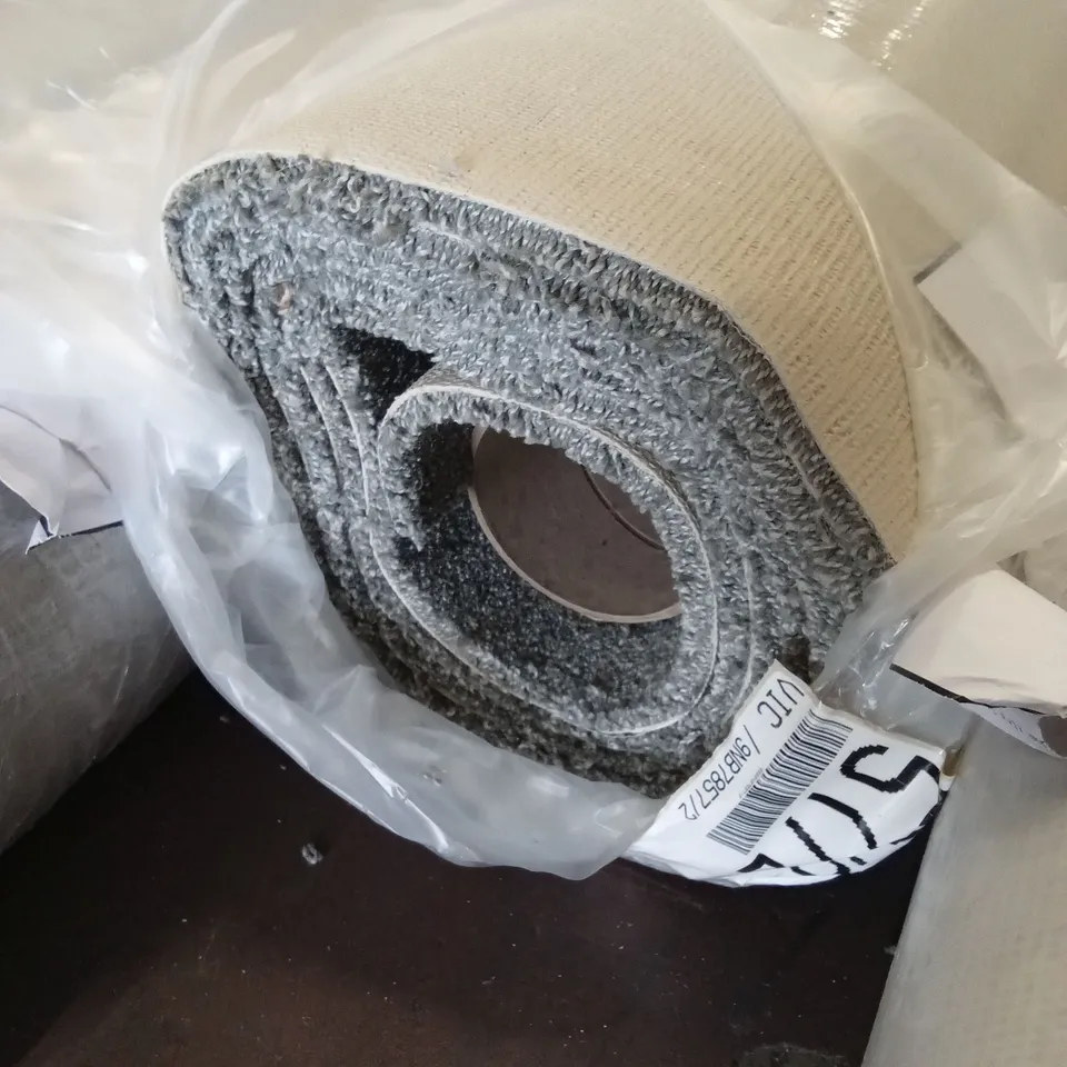 ROLL OF QUALITY EC FREEDOM XTRA SEAL CARPET // APPROX SIZE: 4.95 x 5m