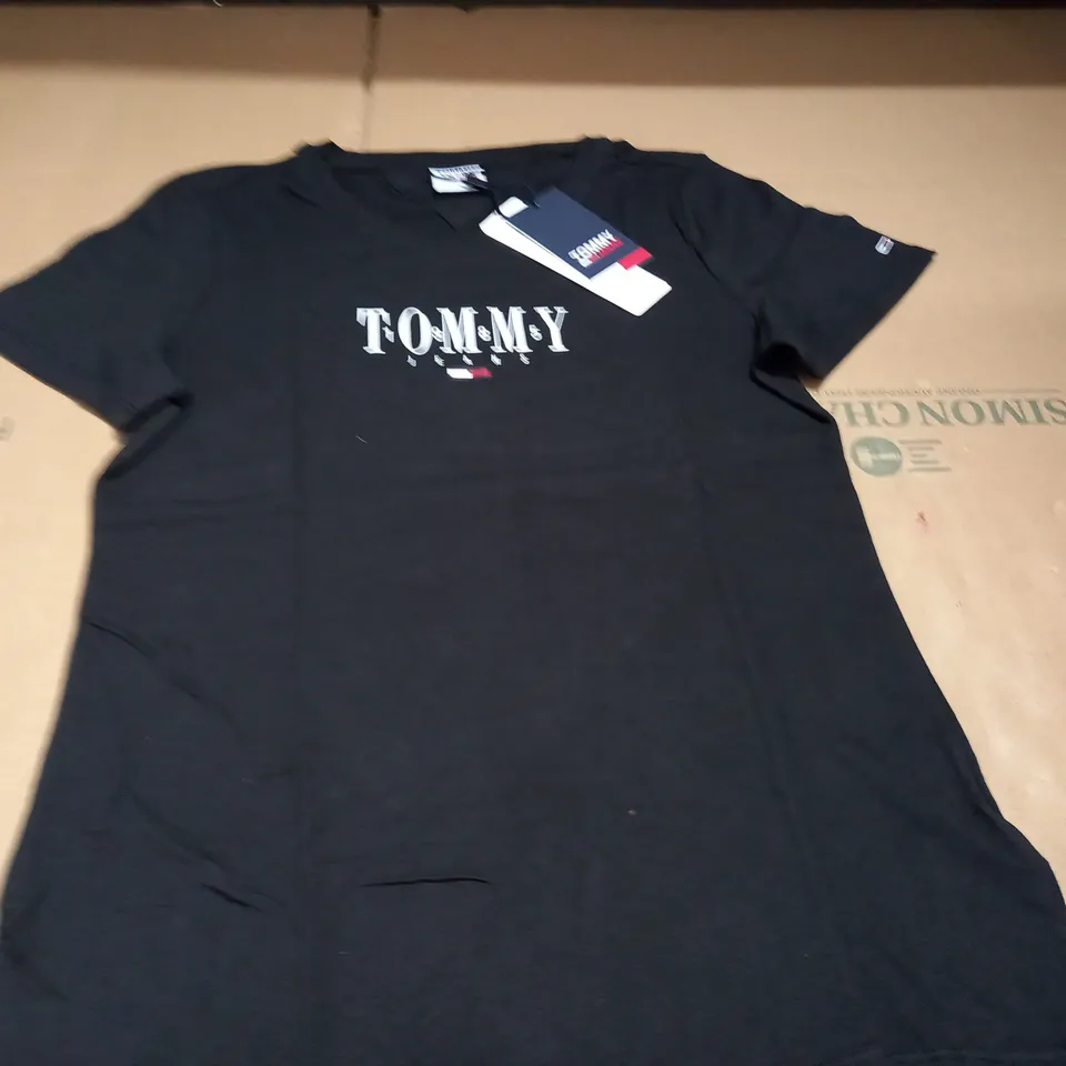 TOMMY JEANS SKINNY FIR BLACK T-SHIRT - L