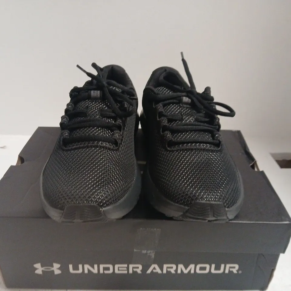 BOXED PAIR OF UNDER ARMOUR W CHARGED SURGE 4 – WOMEN'S RUNNING SHOES, BLACK, UK 6