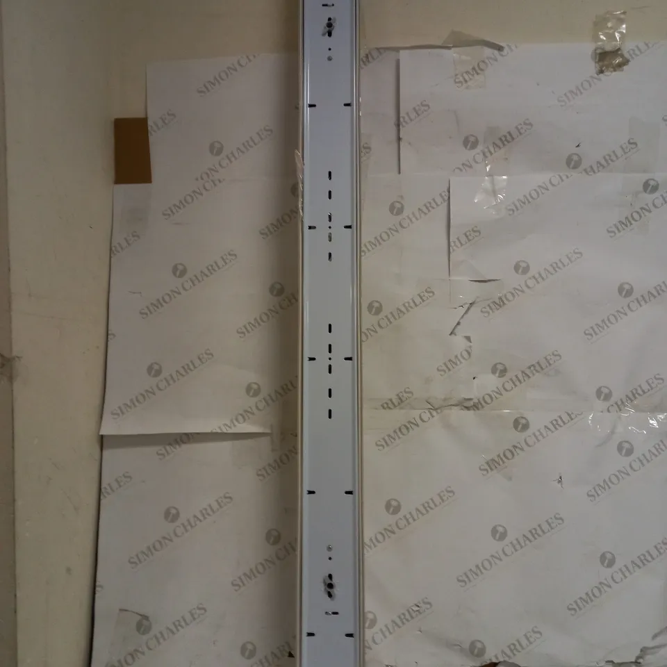 BRAND NEW GARRISON 1260MM NON-CORROSIVE FITTING (WIRED FOR TWIN LED TUBES) (NCFB42) - COLLECTION ONLY
